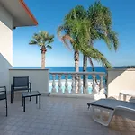 Apartment The View - Waterfront With Pool