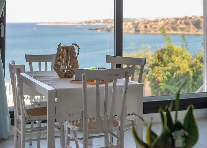 The View - Waterfront With Pool Brucoli