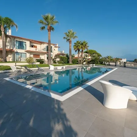 Apartment The View - Waterfront With Pool *