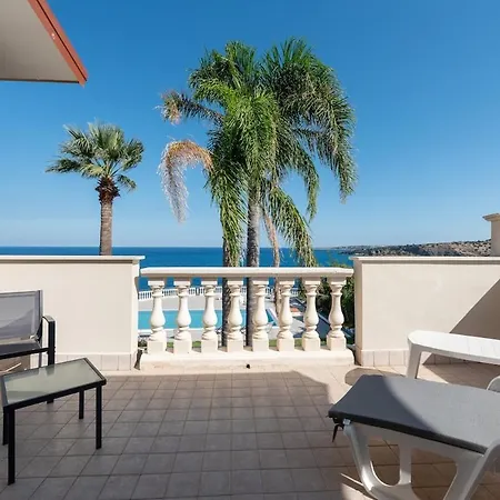 The View - Waterfront With Pool *