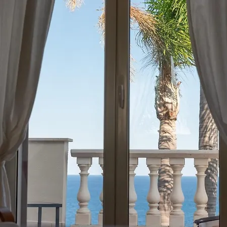 The View - Waterfront With Pool * ブルコリ