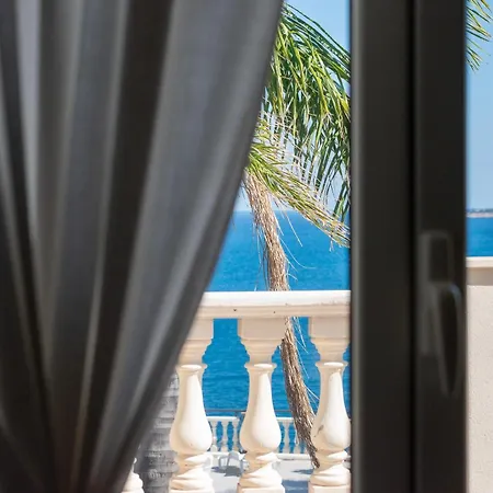 Apartment The View - Waterfront With Pool *