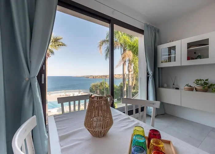 The View - Waterfront With Pool 아파트 *