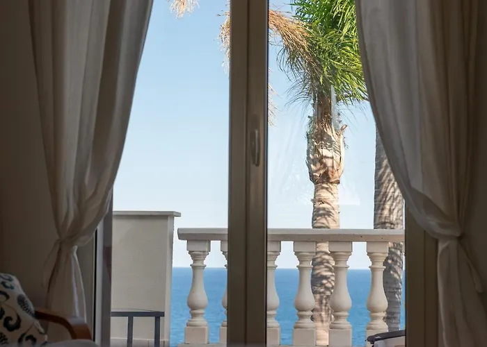 The View - Waterfront With Pool * 브루콜리